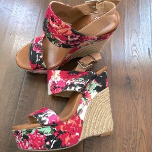 Jessica Simpson wedge sandals size 6.5